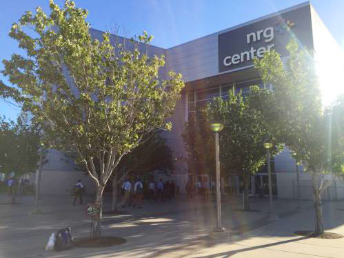 7經過半個多小時的車程，到了一個叫nrg park的地方。