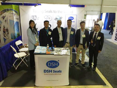 13誠摯的感謝：嘉諾集團雷董、上海嘉諾密封陳總親臨東晟密封展會現場指導工作！