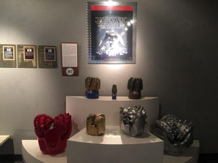 采油利器之十：勘探鉆井采油平臺上專用的：各種鉆具，鉆頭！