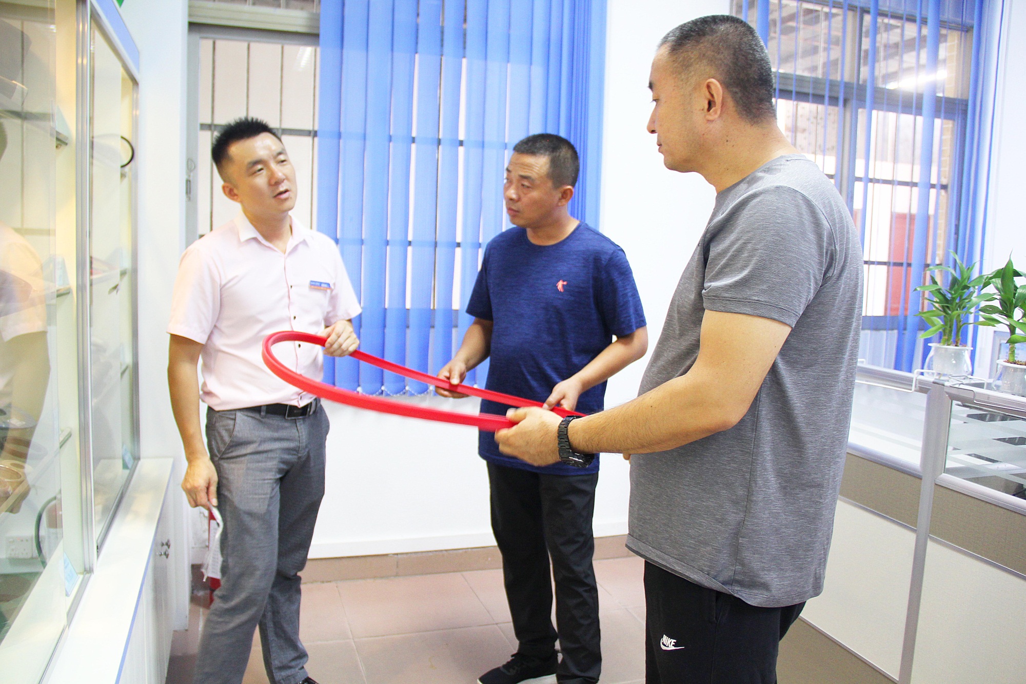 東晟公司密封件產品展示柜