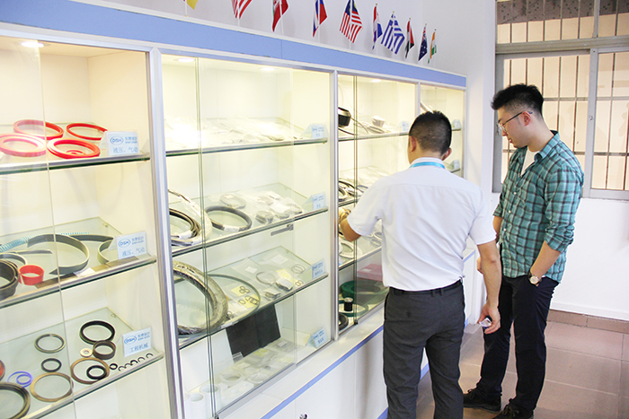 【圖】加拿大石油天然氣行業客戶來訪東晟密封件公司參觀指導工作！