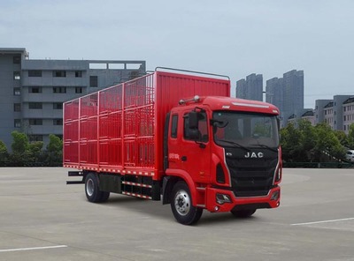 江淮HFC5181CCQP3K1A50S3V畜禽運(yùn)輸車 專業(yè)、高效與安全的現(xiàn)代化畜禽物流解決方案